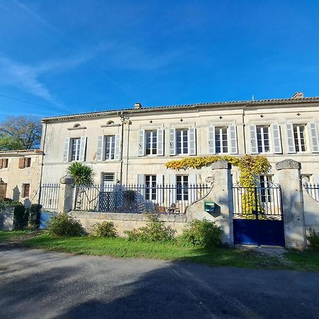 Le Moulin Etourneau - 3 Gites Avec 2 Piscines Champagnac  外观 照片