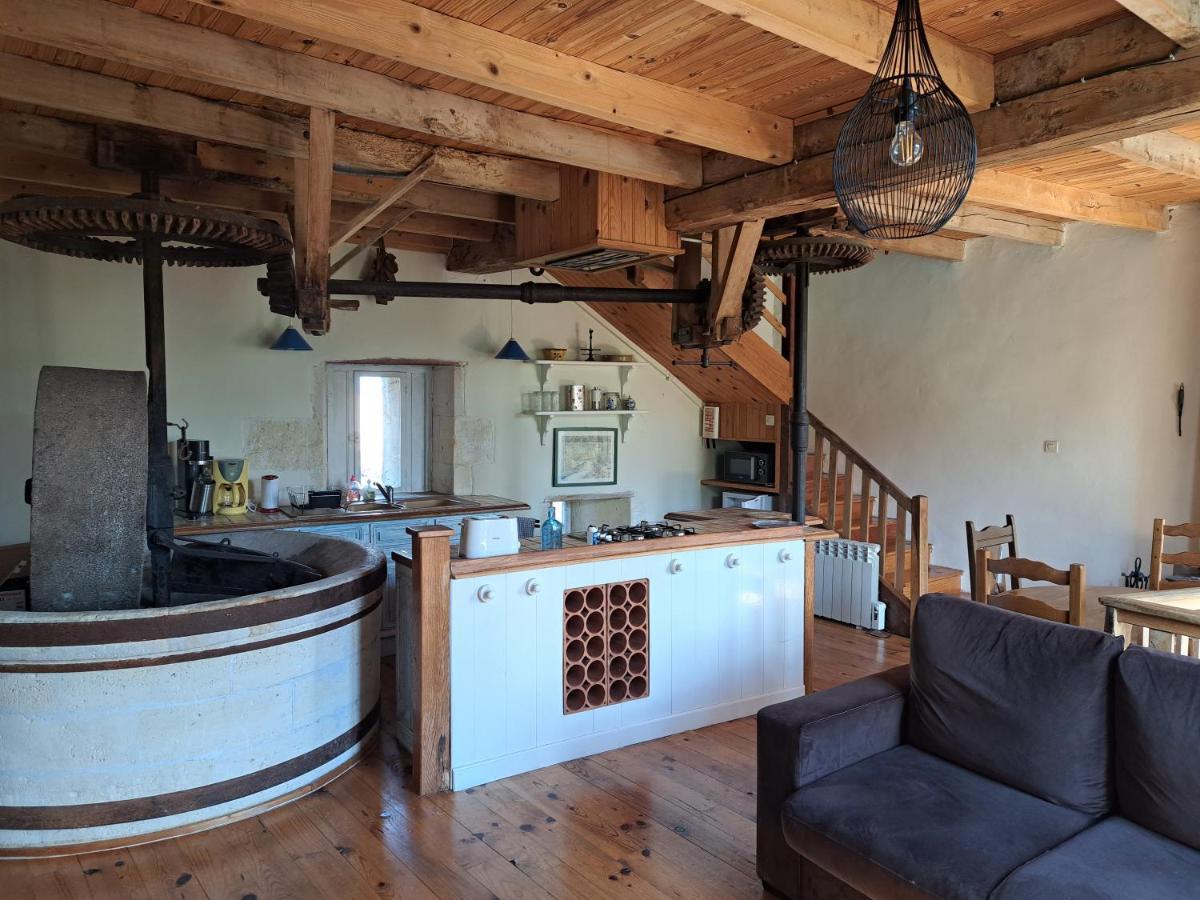 Le Moulin Etourneau - 3 Gites Avec 2 Piscines Champagnac  外观 照片