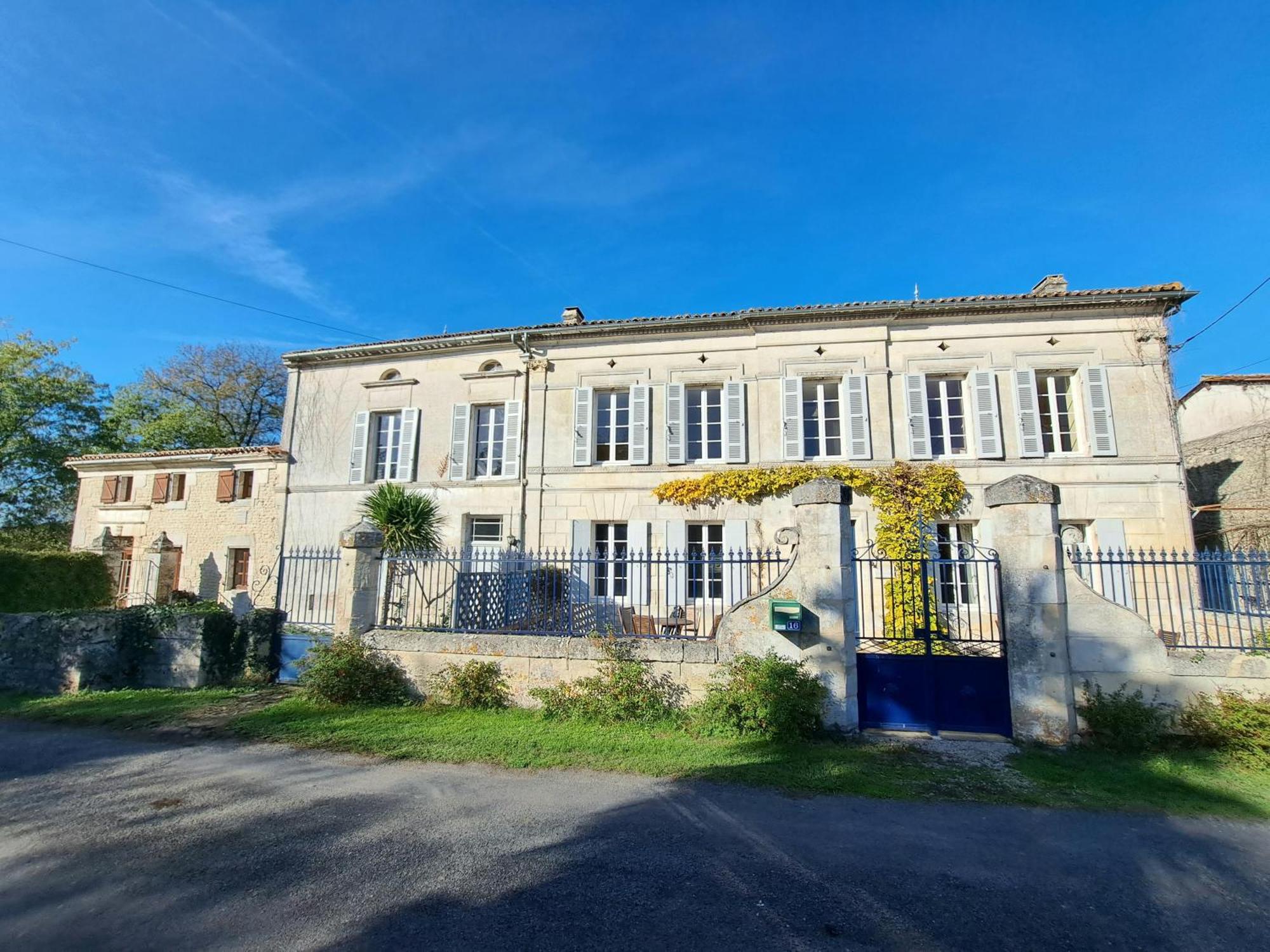 Le Moulin Etourneau - 3 Gites Avec 2 Piscines Champagnac  外观 照片