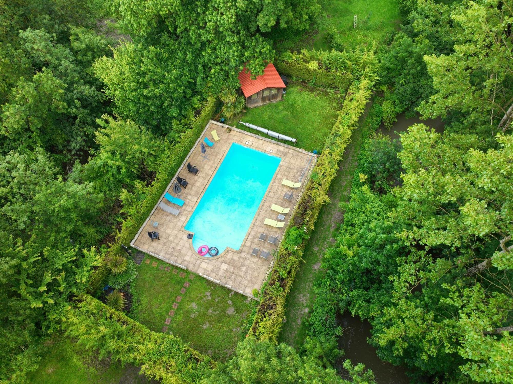 Le Moulin Etourneau - 3 Gites Avec 2 Piscines Champagnac  外观 照片