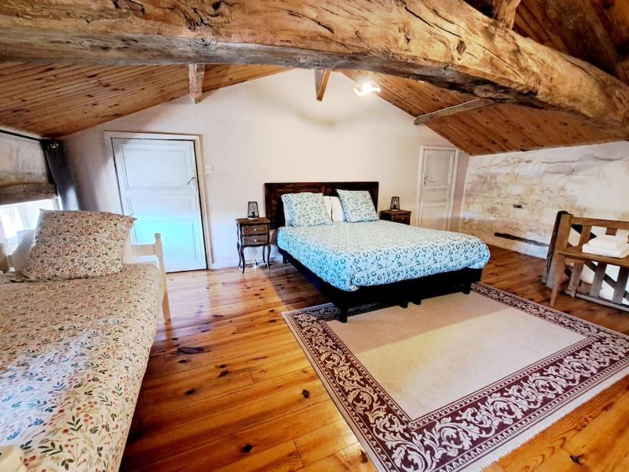 Le Moulin Etourneau - 3 Gites Avec 2 Piscines Champagnac  外观 照片